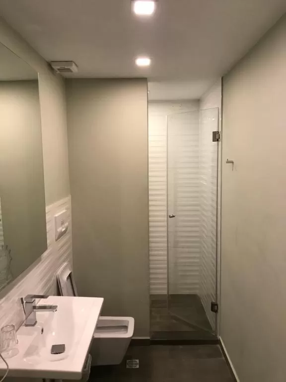 Bologna 9 - STD TRPL 4.jpg Bologna 9 - STD TRPL 4.jpg